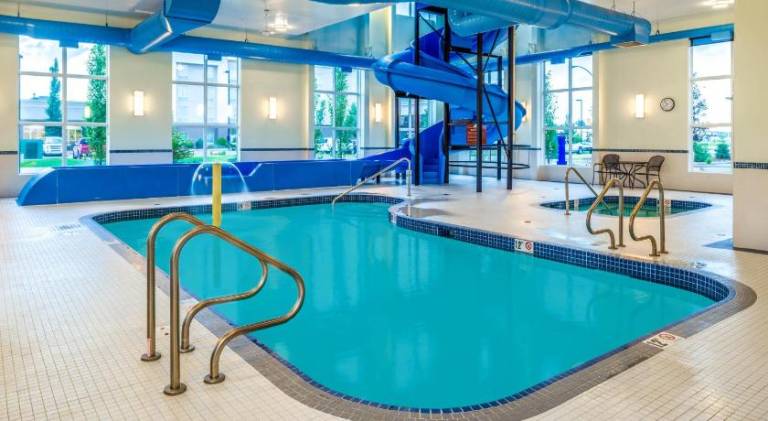 Microtel Inn & Suites by Wyndham Red Deer — photo 2