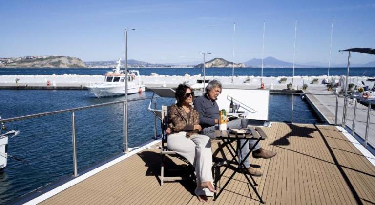 Boat with patio — photo 5