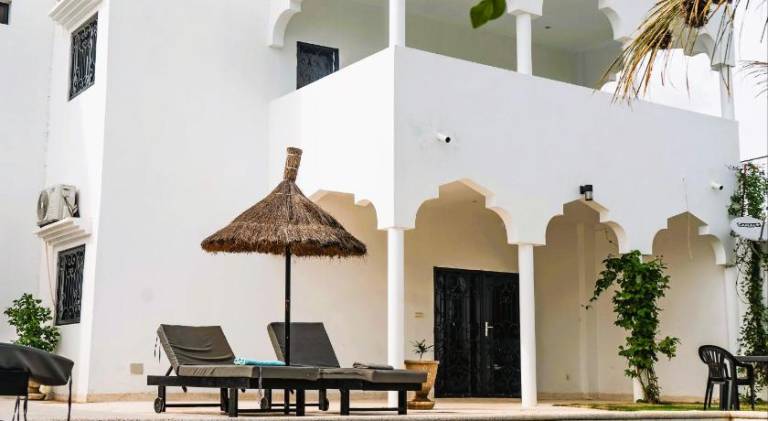 Villa with pool — photo 3