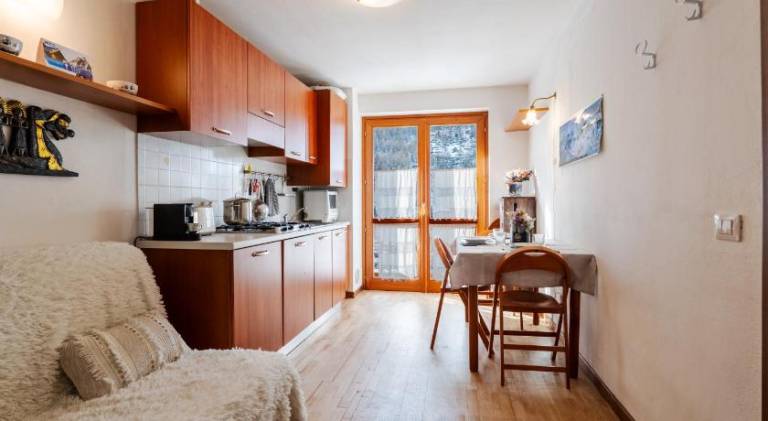 MCX Vacation Rental - Casa Marmore Direct Ski in & Ski out with Exclusive Slope Access, Valtournench in Valtournenche