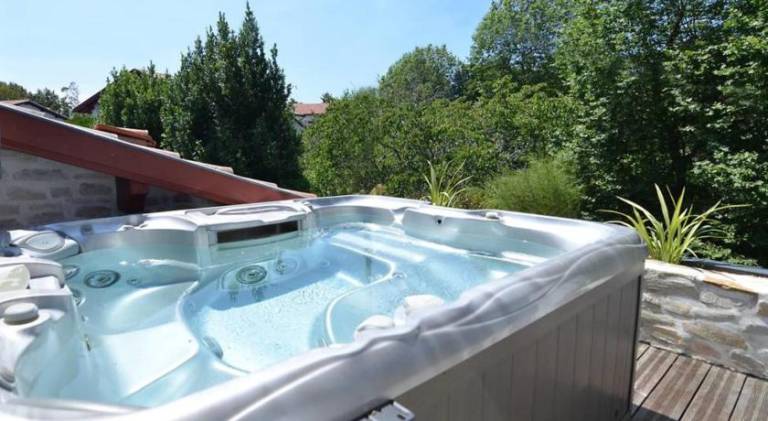 Villa Bidart with jacuzzi - close to the beach in Biarritz