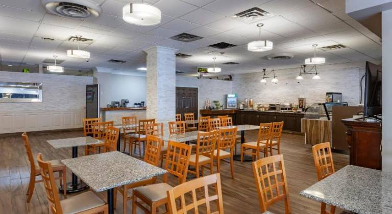 Quality Inn Toronto Airport — photo 5