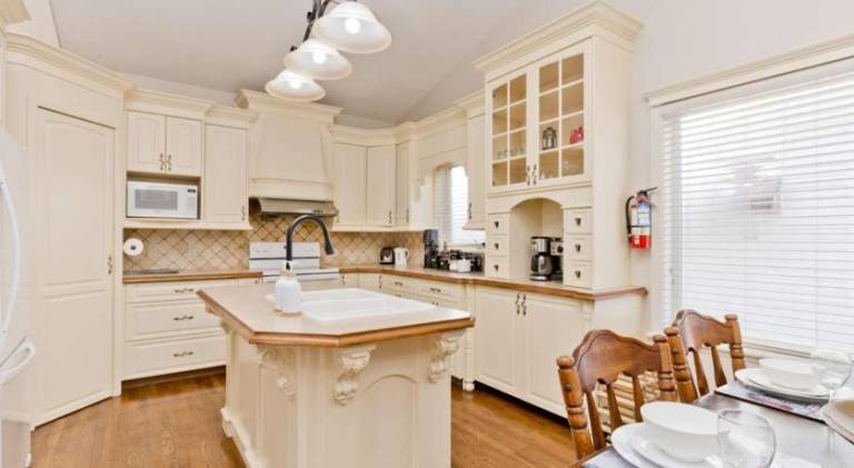 Il Veneto Sleeps 8 Cozy Classic Taste of Italy w IR Sauna 3BR2BAC-Air — photo 5