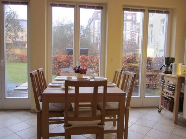 Schöne Fewo direkt am Strand, mit Kamin, Terrasse, Aufzug — photo 3