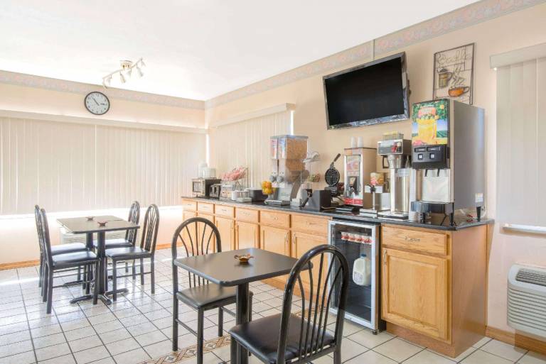 Super 8 By Wyndham Ashland — photo 2