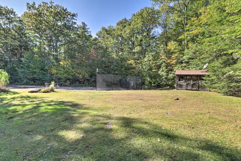 Cabin w/ 3 Acres, Tennis Courts: By 4 Ski Mtns — photo 3