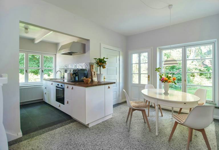 Family-oriented pleasant vacation home with terrace, grill & sauna | Good for workation | Pets are welcome — photo 2