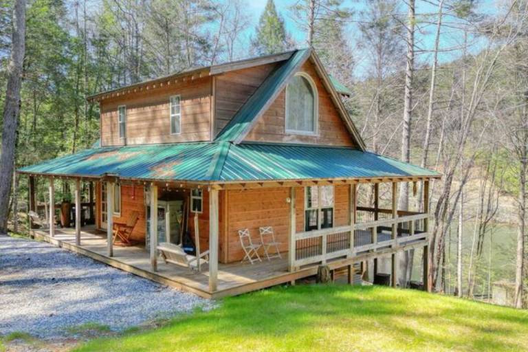 Cabin  Suches