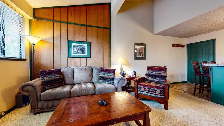 Condo with BBQ, sauna & jacuzzi | Mountain view — photo 3