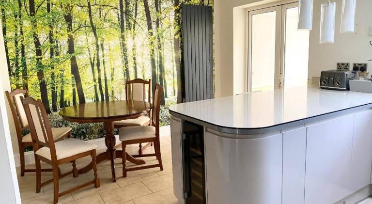 House with 5 rooms for 8 persons in York
