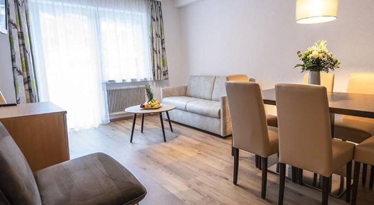 Apartment with yard & terrace | Pet-friendly — photo 3