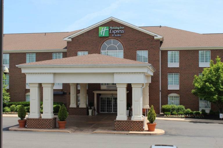 Holiday Inn Express Hotel & Suites Warrenton By IHG in Warrenton, VA
