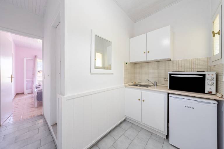Apartment 'Alexandros Studios 2' with Shared Pool, Wi-Fi and Air Conditioning — photo 4