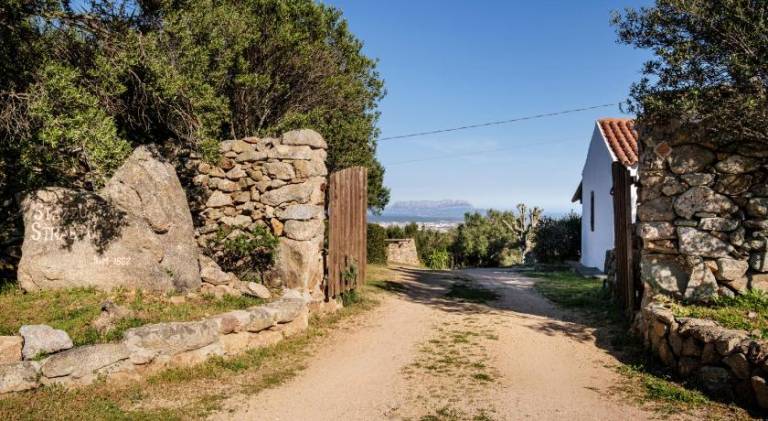 Spacious villa with yard, hot tub & patio | Pet-friendly in Olbia
