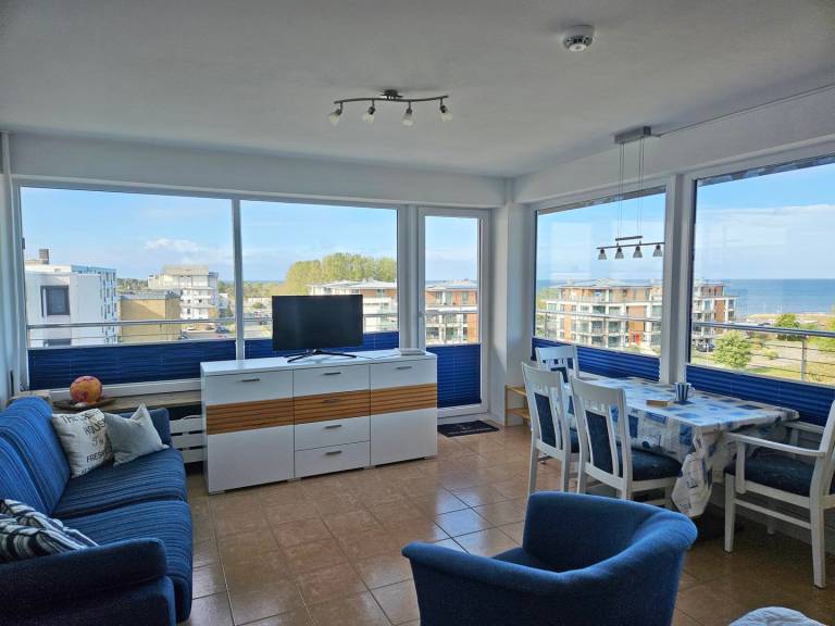 Schöne Ferienwohnung in der 5. Etage eines gepflegten Apartmenthauses mit traumhaftem Blick zum Binnensee sowie zur Ostsee! — photo 5