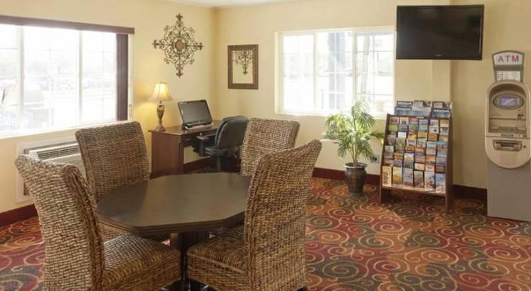 Days Inn by Wyndham Yakima — photo 5