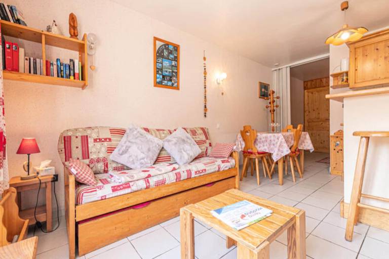 Charming rental apartment with terrace | Next to the ski | Pet-friendly — photo 2