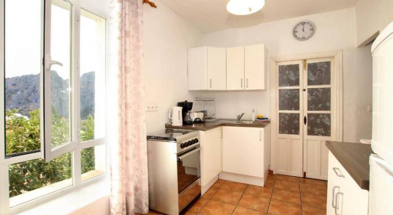 Child-friendly lovely villa with barbeque, pool & terrace | Pet-friendly — photo 4