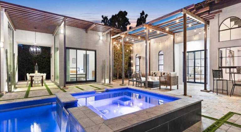 468 m&sup2; Villa