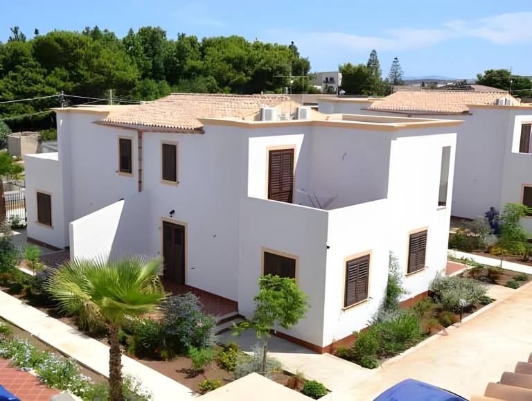 Pleasant apartment with terrace, yard & pool | Dogs allowed in Marsala