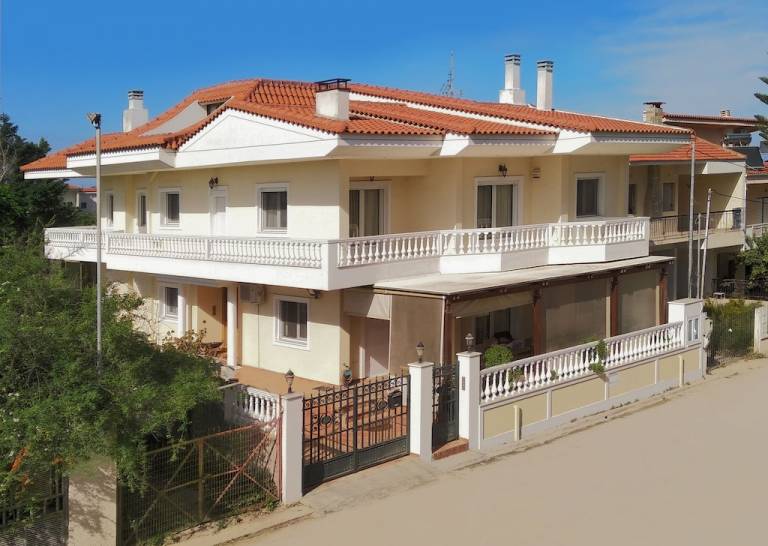 Βίλα Παραλία Βραχατίου