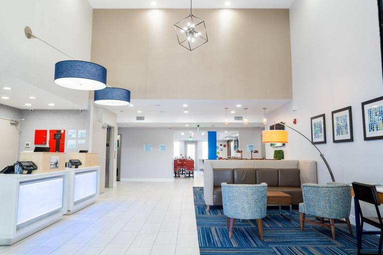 Holiday Inn Express Lake Forest By IHG — photo 2