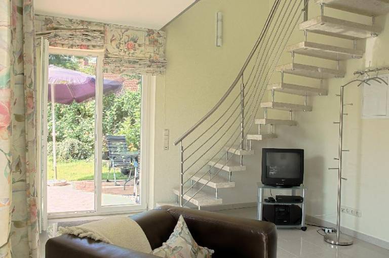 Fully equipped pleasant vacation home with BBQ, yard & terrace | Garden view | Pets allowed — photo 4