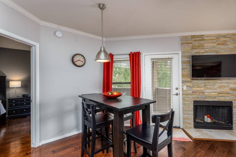 Condo with private pool & patio — photo 5
