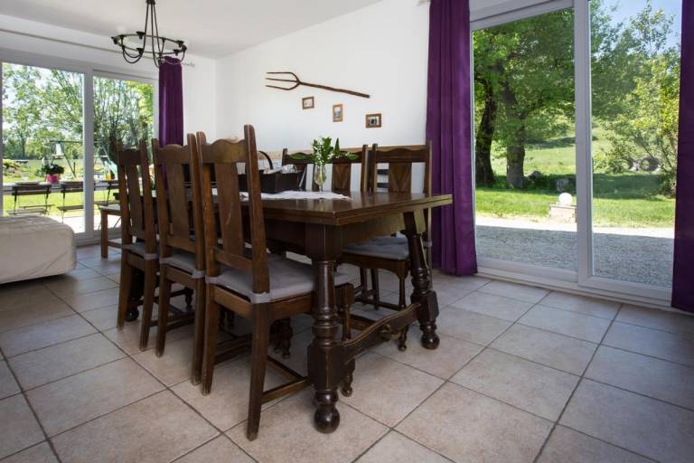 Gite with patio & garden — photo 5
