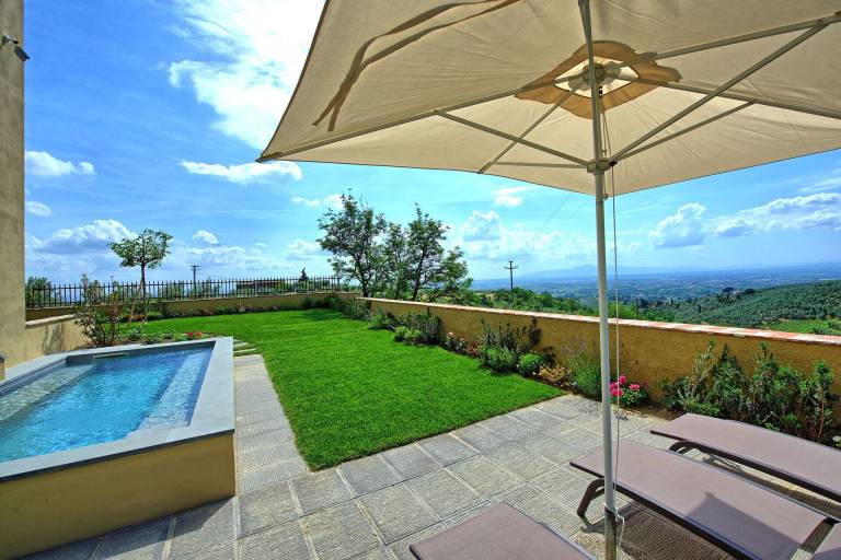 Villa with grill, yard & private pool — photo 5