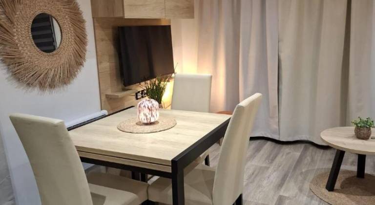 Spacieux Mobilhome Petit coin de paradis Camping MAR ESTANG 4 Etoiles et pied dans la mer in Canet-en-Roussillon