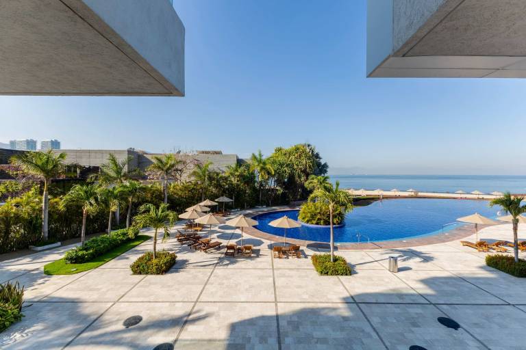 Capitalia Tres Mares Beachfront Oasis
