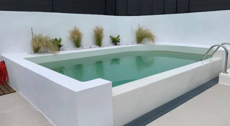 Villa with pool — photo 5