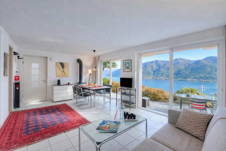 Family-oriented apartment with grill, yard & terrace | Mountain view | Pets allowed — photo 5