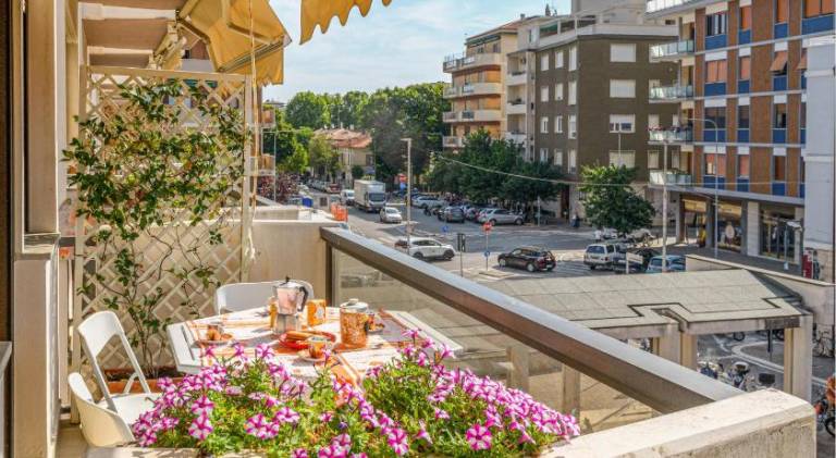 Holiday apartment with patio in Pesaro