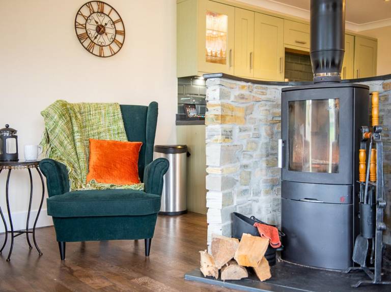 Fully equipped pleasant cottage with yard, jacuzzi & BBQ | Pets allowed — photo 3