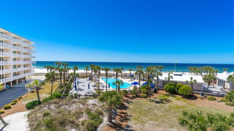 Child-friendly lovely condo with heated pool | Sea view | Beach nearby | Dogs allowed — photo 4