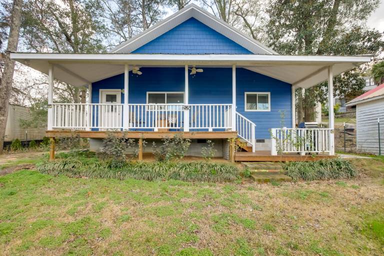 Pavilion & Outdoor Fireplace! Lake Joy Retreat in Perry, GA