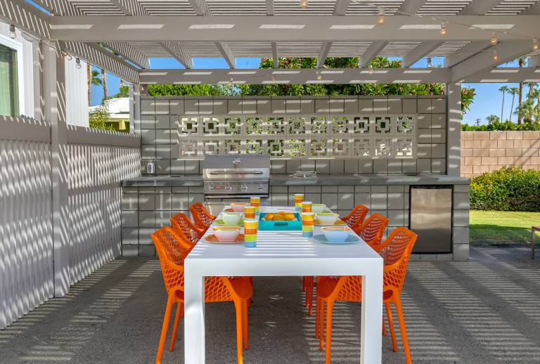 On The Rox- Luxury Refreshing Mid-Century Mod- Pool, Spa, Firepit, Outdoor Kitchen & More — photo 5