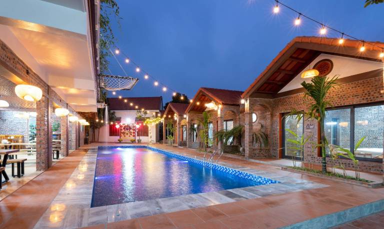 Vacation home with pool, patio & grill — photo 3