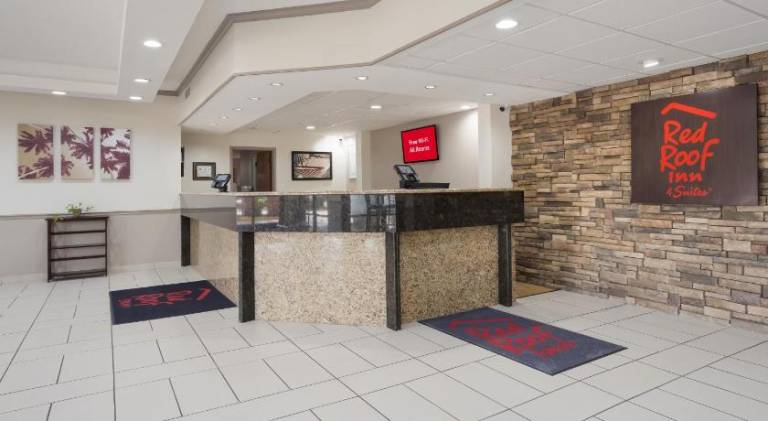 Red Roof Inn & Suites Jacksonville, NC — photo 4
