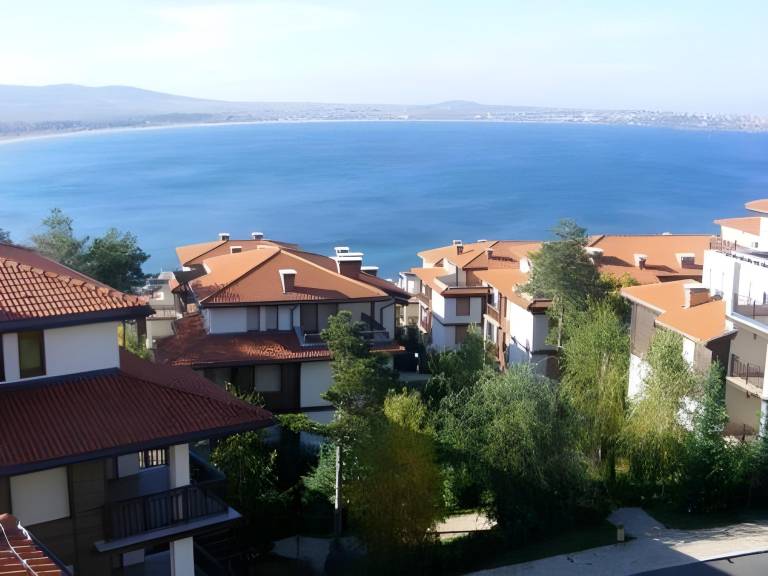 Nice serviced apartment with pool, yard & patio | Close to the beach | Perfect for remote work | Pets are welcome in Sozopol