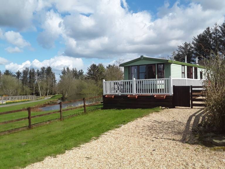 Caravan Cross Inn