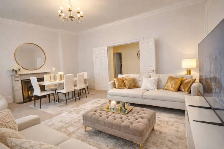 LuxuryLondonStays - 2000ft Huge, 3Bed 3Bath, AC, 5 mins to St James Park, Buckingham Palace in London, KY