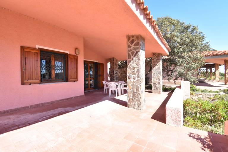 Villa with garden & patio | Water view — photo 2