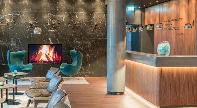 Motel One Hamburg Airport — photo 3