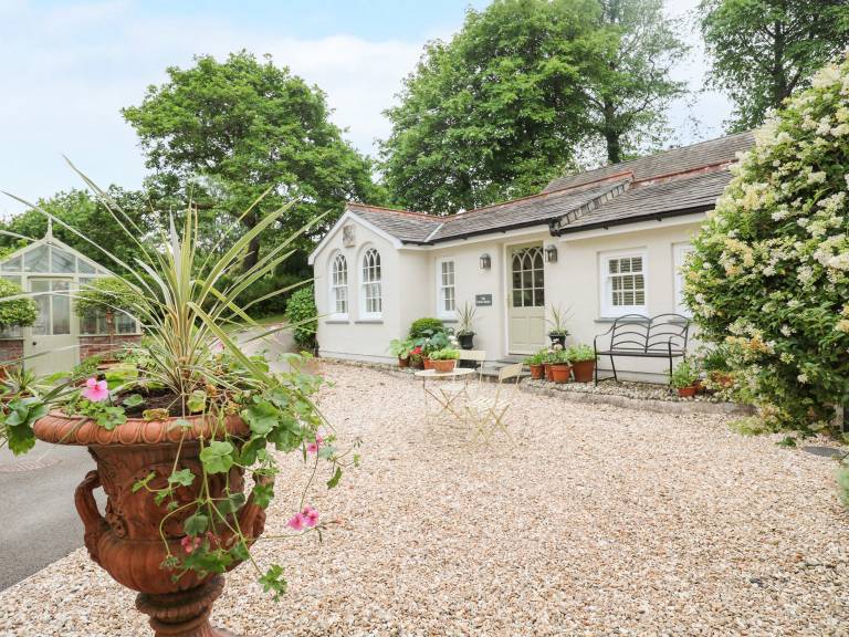 Cottage with garden | Beach view — photo 2