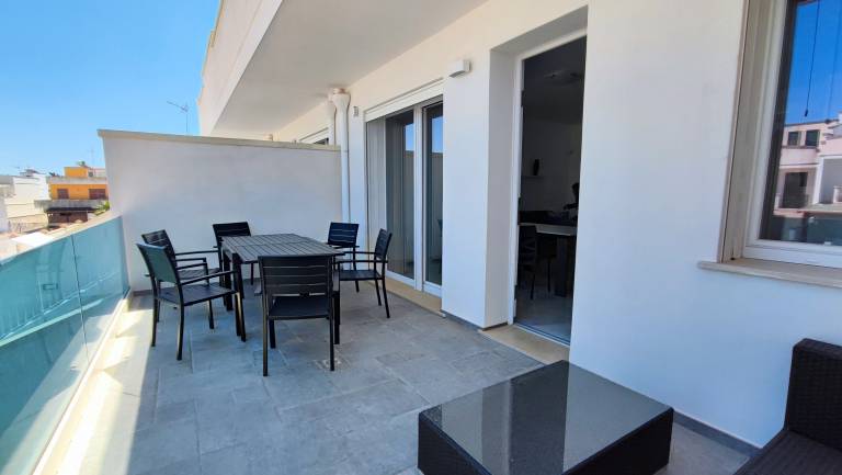 Rental apartment with patio | City view — photo 2