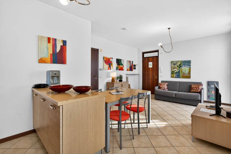 Rental apartment with pool, yard & terrace — photo 5