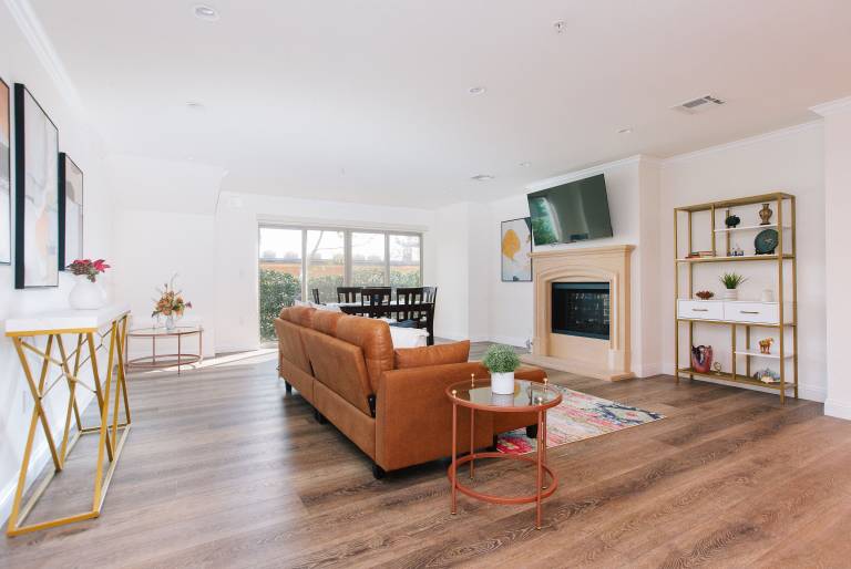 Condo Altadena